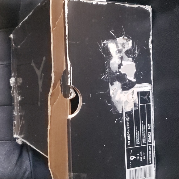 AirJordan 5 Retro "Fire Red" 2006 - Picture 11 of 14